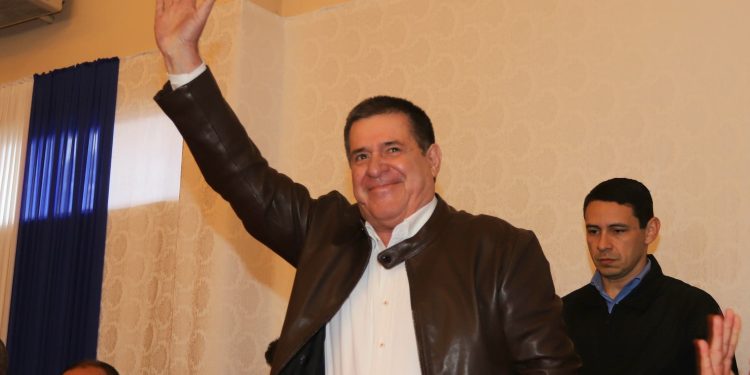 Cartes recibió un marcapasos permanente y se le sacará la sedación progresivamente