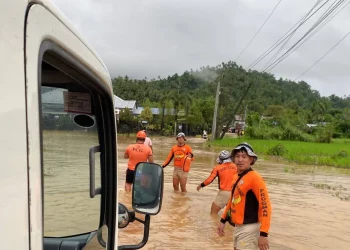 Tormenta tropical deja 4 fallecidos y miles desplazados en Filipinas tras inundaciones y deslave