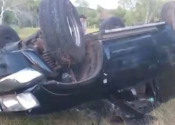 Joven pierde la vida tras aparatoso vuelco de vehículo en Pirayú