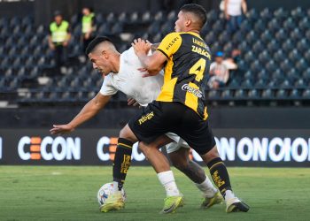 Paridad a puro gol entre Libertad y Guarani