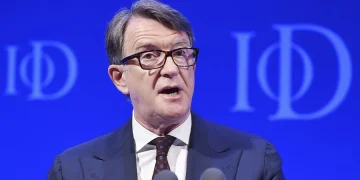 Detienen al exministro laborista británico Peter Mandelson por sus lazos con Epstein