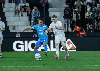 Clásico blanco y negro en el Defensores