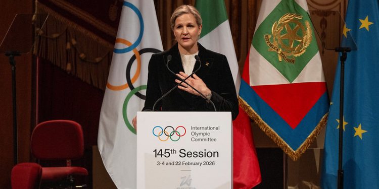 La presidenta del COI pide «mantener el deporte como un territorio neutral»