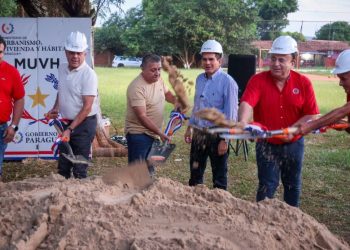 Inician construcción de 17 viviendas económicas en Carapeguá