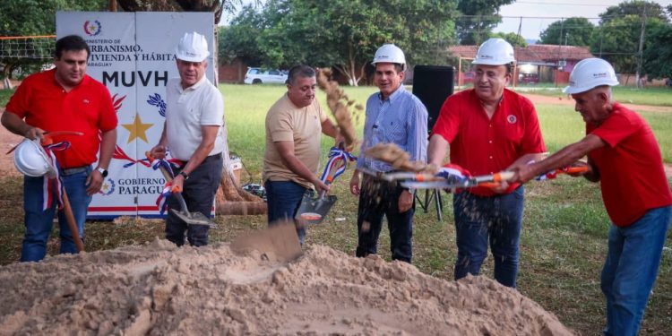 Inician construcción de 17 viviendas económicas en Carapeguá