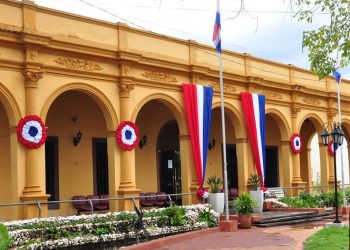 Prohíben publicación de imágenes de adolescente en medio de polémica por fiesta de quince en Concepción