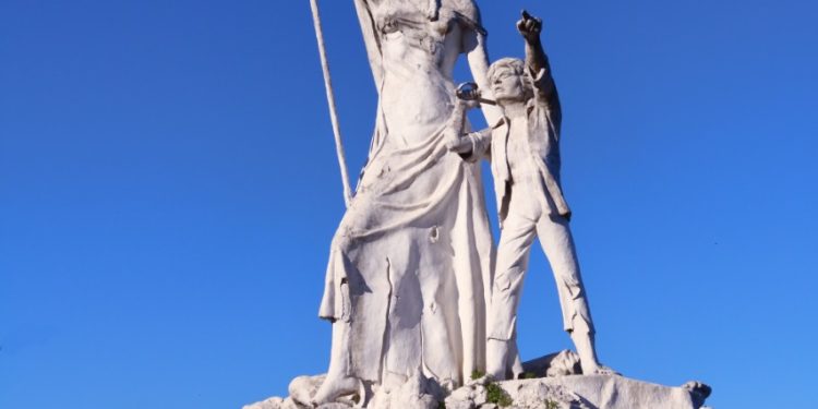 «Las Residentas protagonizaron la primera asamblea de mujeres del continente, va más allá de las joyas»