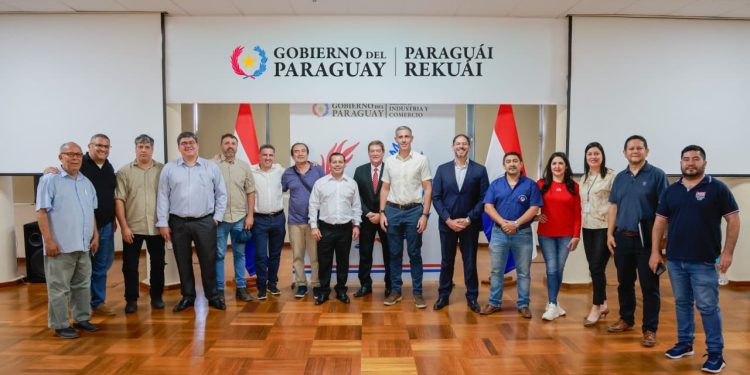 Acuerdan instalar mesa técnica para aplicar tarifas preferenciales a industrias electrointensivas