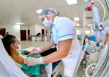 Salud fortalece la red nacional de hemodiálisis con inversiones y ampliación de servicios