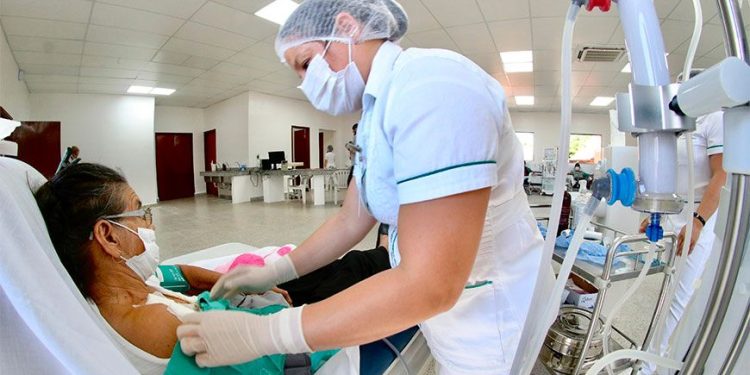 Salud fortalece la red nacional de hemodiálisis con inversiones y ampliación de servicios