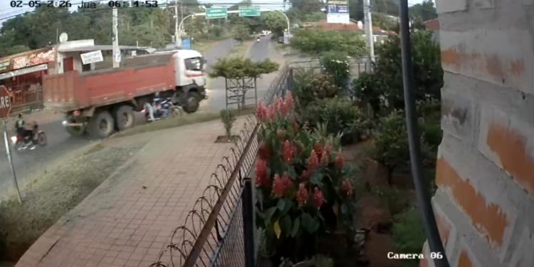 Maniobra indebida de motociclista le cuesta la vida a una mujer en Capiatá