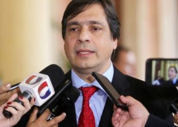 Vicente Bataglia presentó acción de inconstitucionalidad ante orden de seguir investigándolo por lesión de confianza