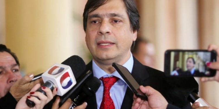 Vicente Bataglia presentó acción de inconstitucionalidad ante orden de seguir investigándolo por lesión de confianza