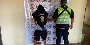 Detienen a hombre que habría golpeado a su pareja con una varilla de hierro