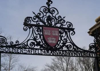 Trump exige a la Universidad de Harvard una indemnización de 1.000 millones de dólares