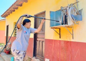 Con capacitación del SINAFOCAL, estudiantes reparan aires acondicionados de su institución