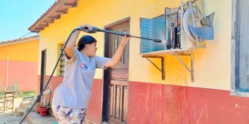 Con capacitación del SINAFOCAL, estudiantes reparan aires acondicionados de su institución