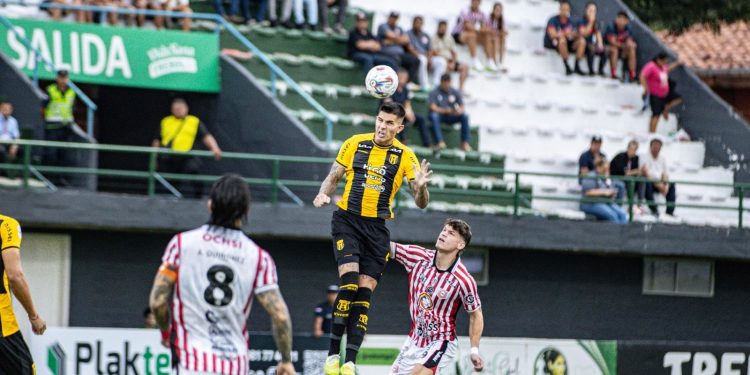 Guarani se reencuentra con la victoria y hunde cada vez más a San Lorenzo