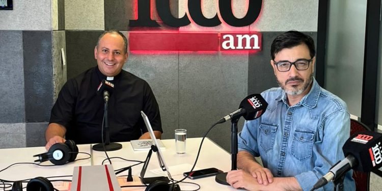 Presentan libro «Por Qué Los Hombres Viven Menos» instando a estos a vivir en plenitud