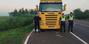 Abandonaron camión cisterna robado en Fulgencio Yegros