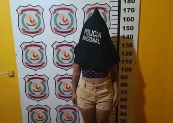 Mujer le quitó su celular a una playera a punta de pistola en aparente ataque de celos