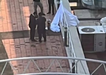 Un hombre cayó al vacío desde un edificio por sacarse una foto