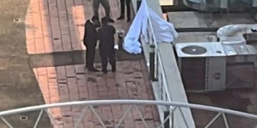 Un hombre cayó al vacío desde un edificio por sacarse una foto