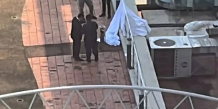 Un hombre cayó al vacío desde un edificio por sacarse una foto