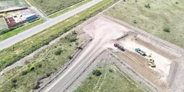 Vecinos en Pilar cuestionan la ubicación de una planta de tratamiento de aguas residuales