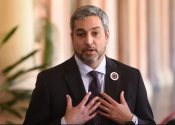 Abdo Benítez respalda a Arnoldo Wiens luego de imputación en su contra