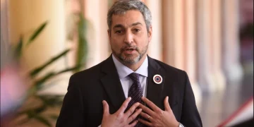 Abdo Benítez respalda a Arnoldo Wiens luego de imputación en su contra