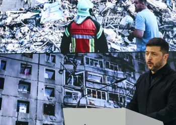 Zelenski calificó de «locura» la posibilidad de que Ucrania entregue el Donbás a Rusia