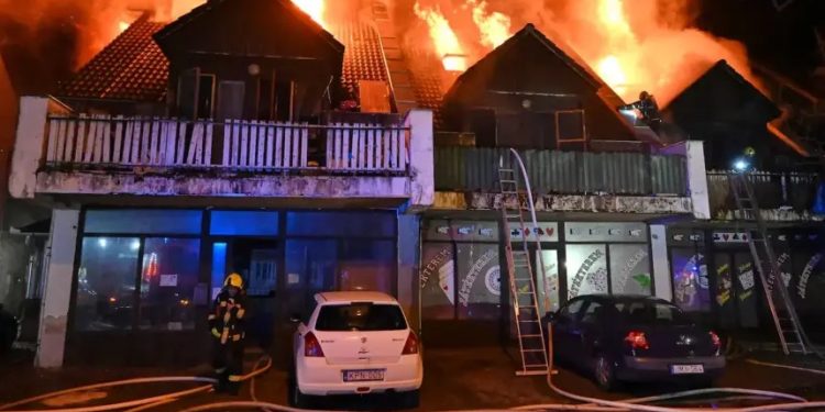 Cuatro muertos y 22 heridos en incendio de edificio en Budapest