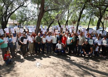 Luego de más de 30 años de espera, pobladores de colonia Nueva Mestre reciben sus títulos