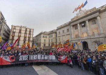 Unas 3.000 personas se manifiestan en Barcelona por un servicio de Rodalies digno