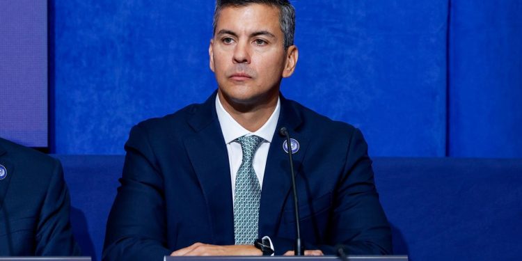 Análisis destaca posicionamiento internacional de Paraguay bajo el gobierno de Santiago Peña