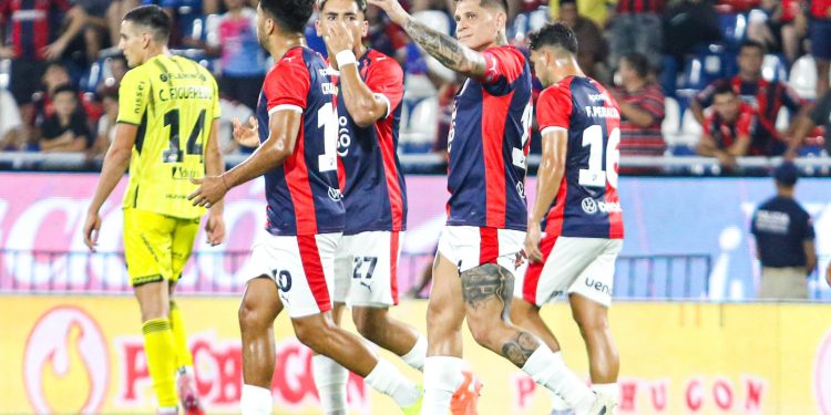 Cerro cambió silbidos por festejo en La Olla ante Recoleta