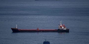 Se prevé alzas del petróleo tras ataques de EE.UU e Israel a Irán