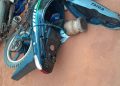 Un chico de 13 años murió tras choque entre motos