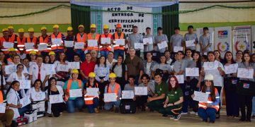 Fortalecimiento del empleo: SINAFOCAL entrega más de 700 certificaciones y kits de herramientas en Itapúa