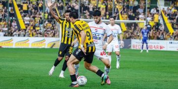 Con el cuchillo entre los dientes