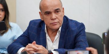«Bachi» Núñez defiende adjudicación de departamento a «Chaqueñito» y asegura que se cumplieron las normas