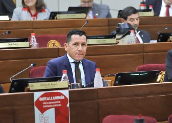 «Chaqueñito» finalmente ha decidido no renunciar y se tratará su pérdida de investidura