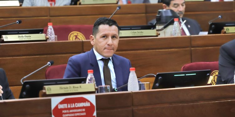 «Chaqueñito» finalmente ha decidido no renunciar y se tratará su pérdida de investidura