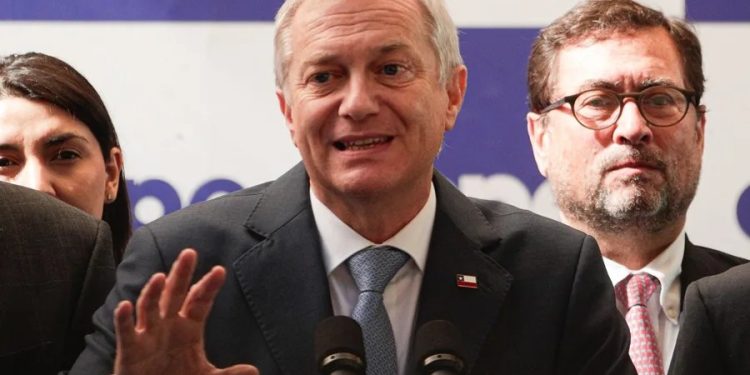 Kast anuncia un proyecto para eliminar el IVA en la vivienda y bajar el impuesto a las empresas en Chile