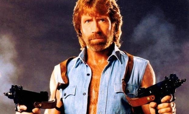 Hospitalizan de emergencia al actor Chuck Norris en Hawái