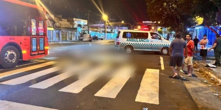 Peatón muere atropellado sobre la avenida Eusebio Ayala y conductor se da a la fuga