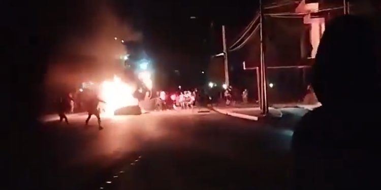 Protesta escala y termina con toma de sede del Partido Comunista en Cuba