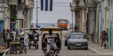 Cuba permitirá a sus ciudadanos en el extranjero invertir en empresas privadas