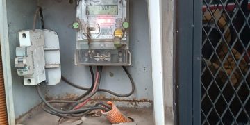 ANDE interviene conexión irregular en local comercial de Ypané